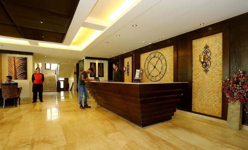 Hotel Pine Spring Wazir Bagh Srīnagar Exterior foto