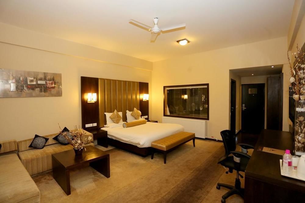 Hotel Pine Spring Wazir Bagh Srīnagar Exterior foto