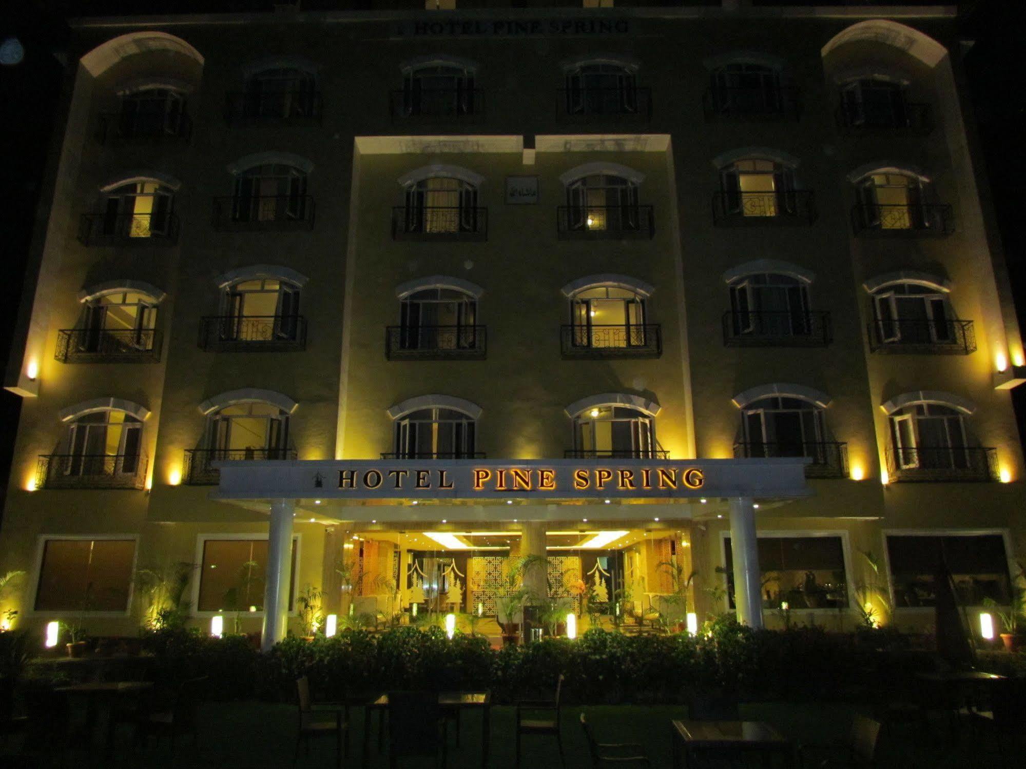 Hotel Pine Spring Wazir Bagh Srīnagar Exterior foto