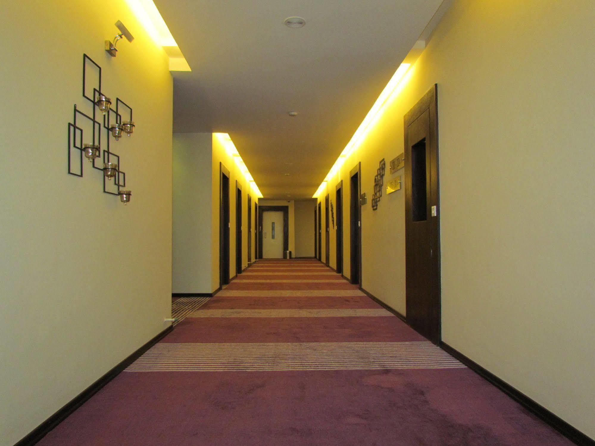 Hotel Pine Spring Wazir Bagh Srīnagar Exterior foto